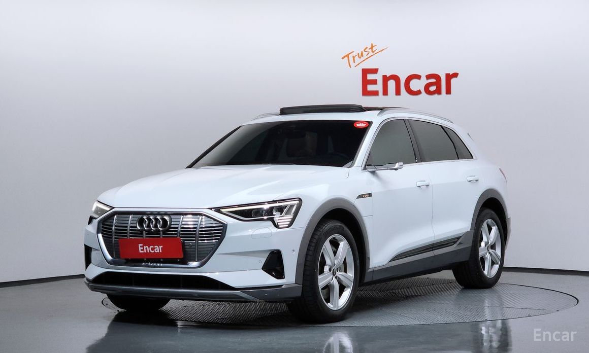  Audi e-tron