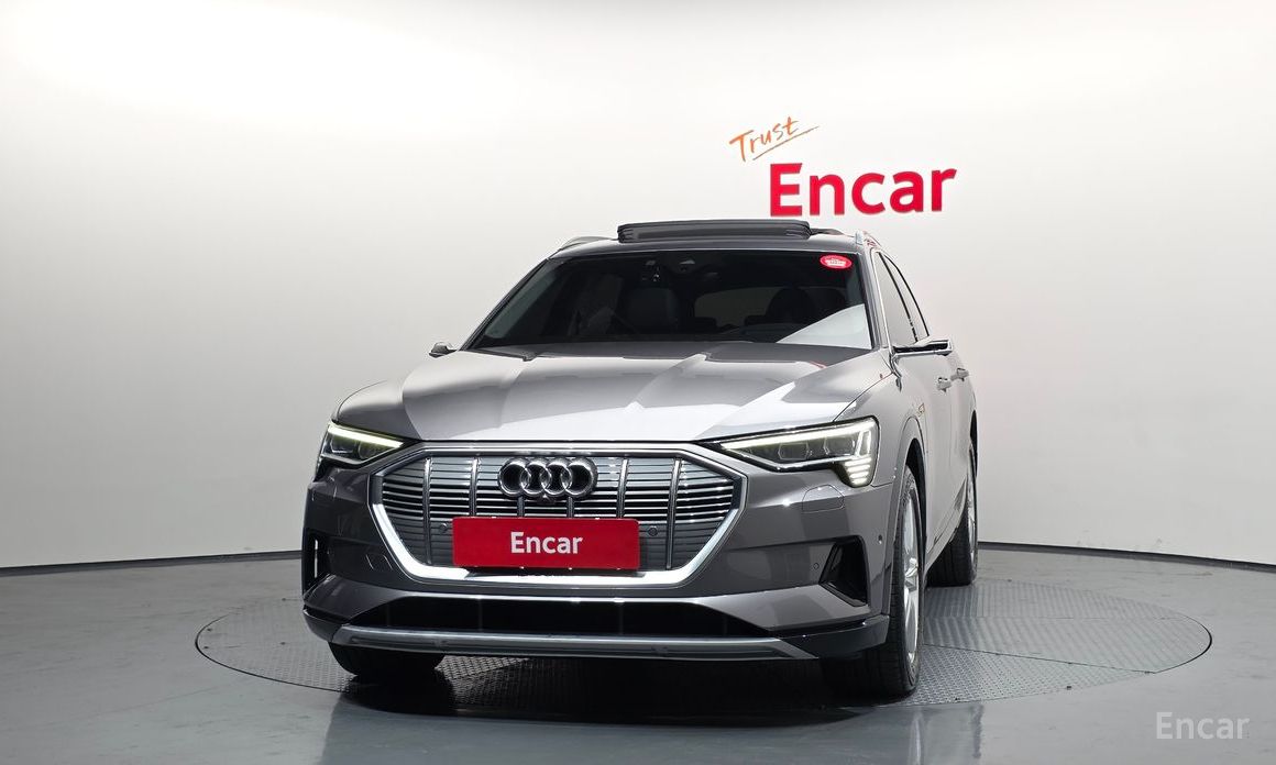  Audi e-tron