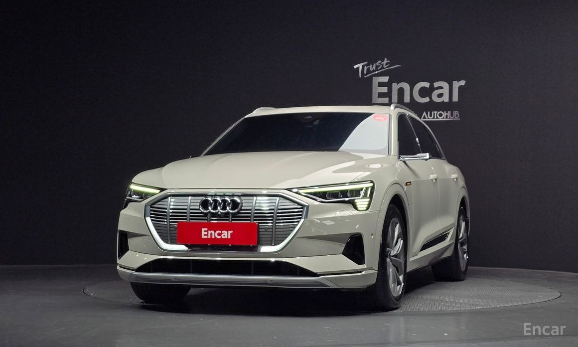  Audi e-tron