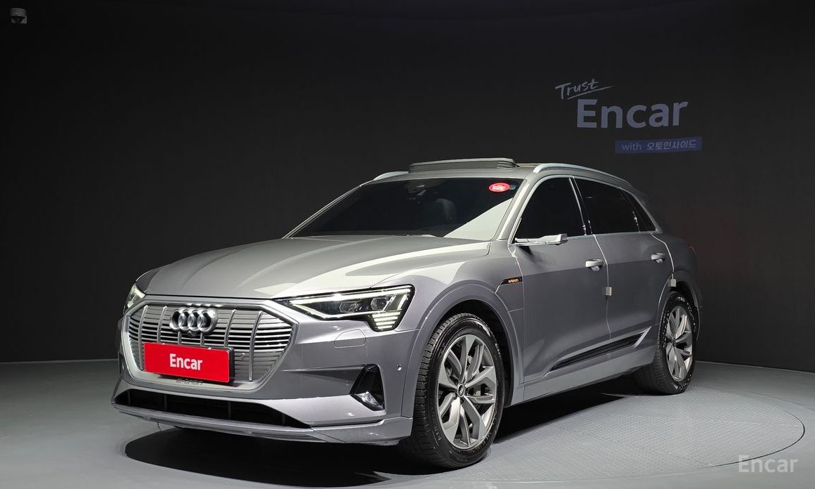  Audi e-tron