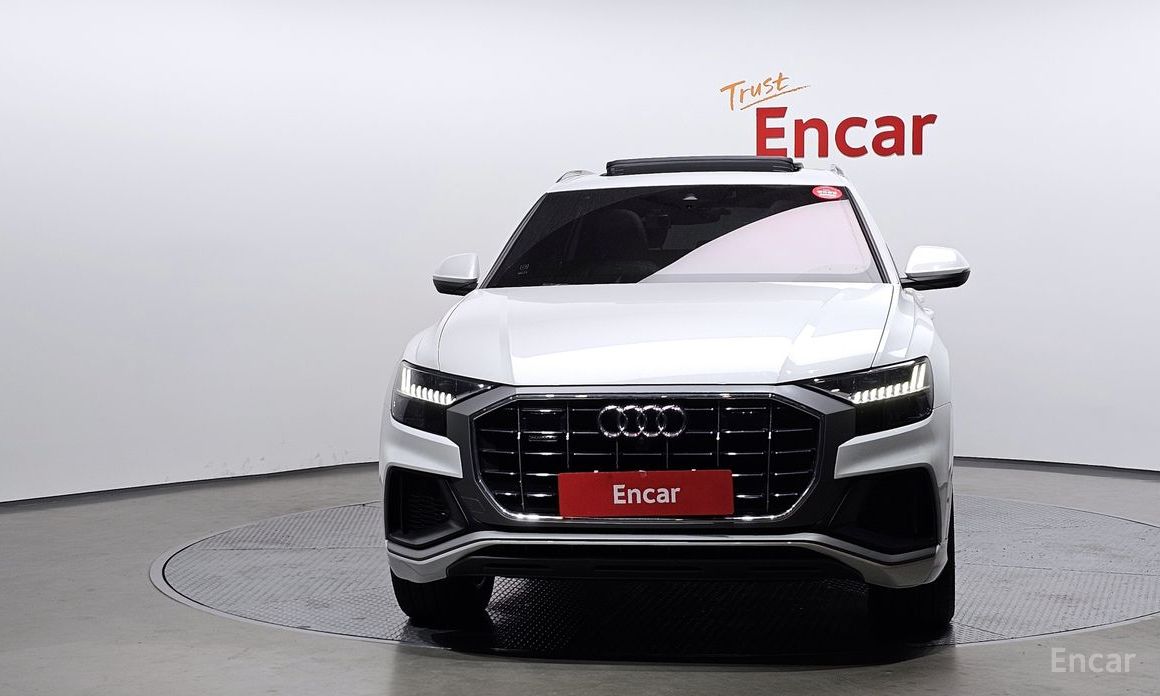  Audi Q8