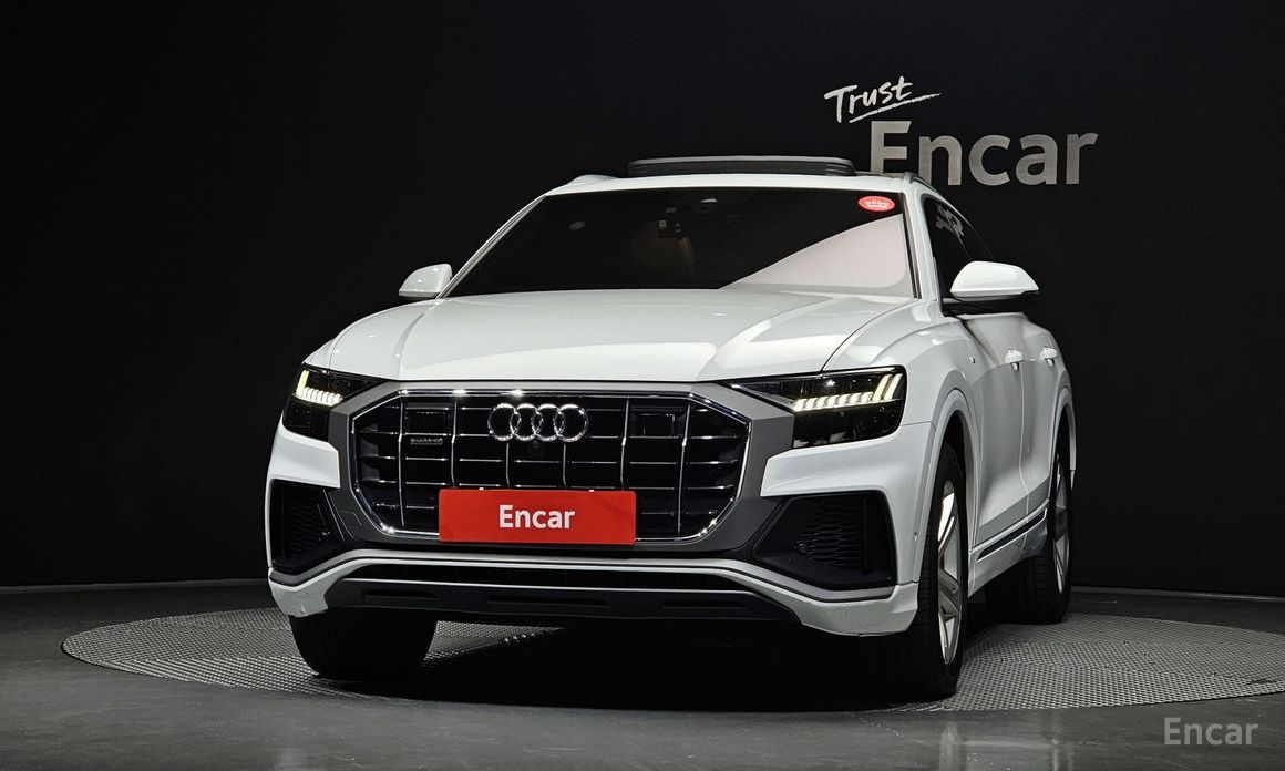  Audi Q8