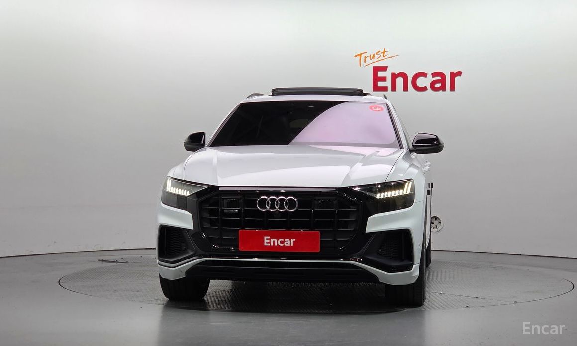  Audi Q8