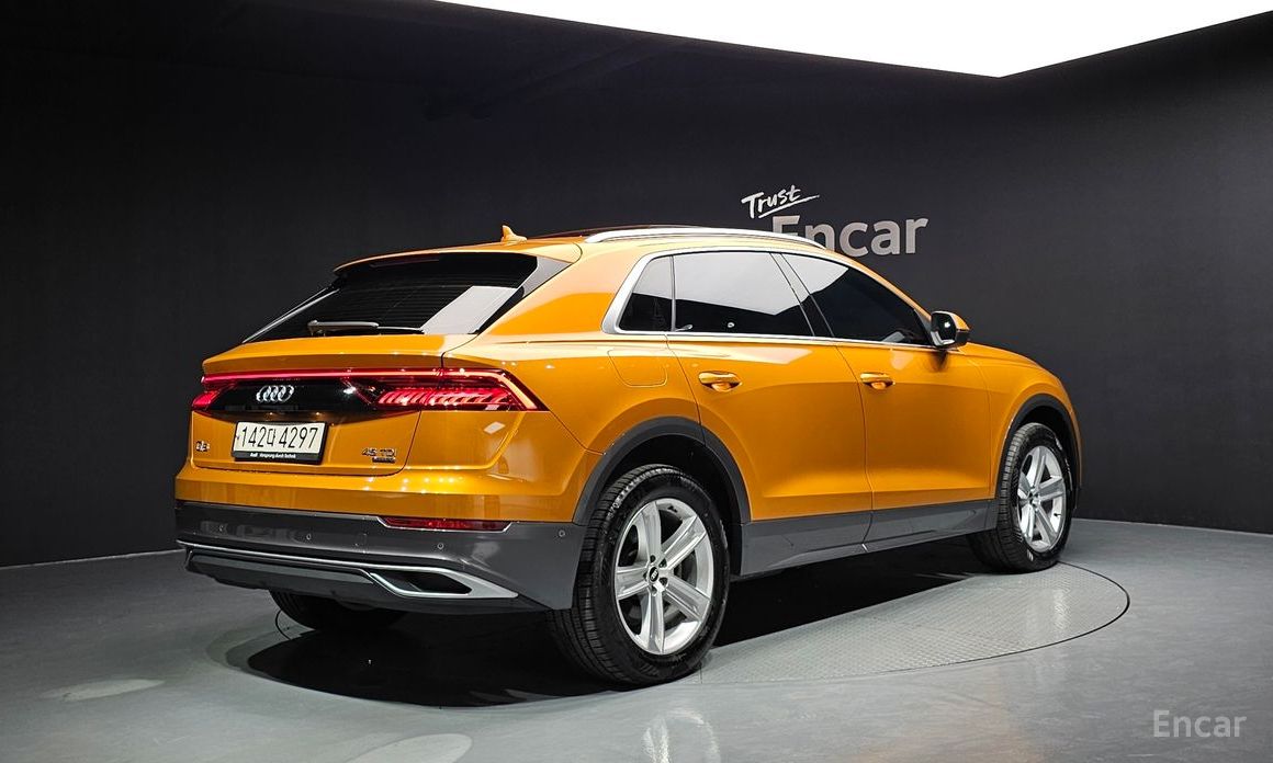 Audi Q8