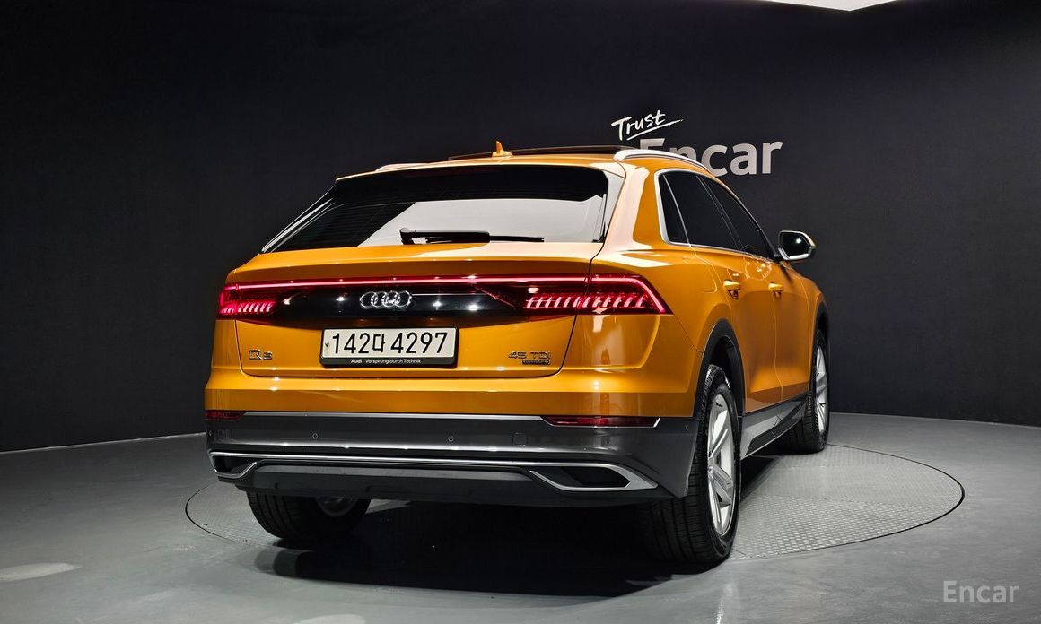  Audi Q8