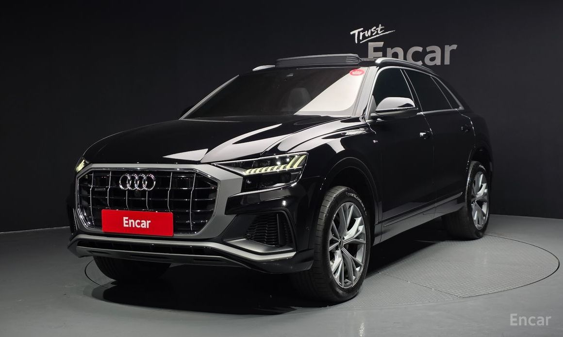  Audi Q8