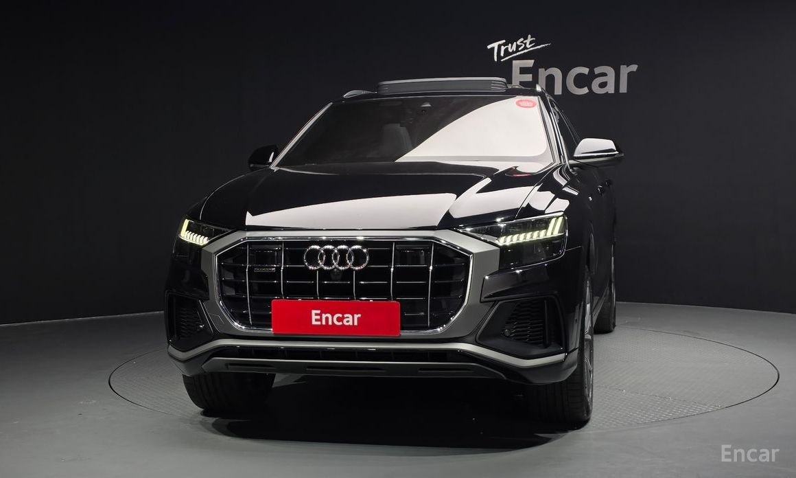  Audi Q8