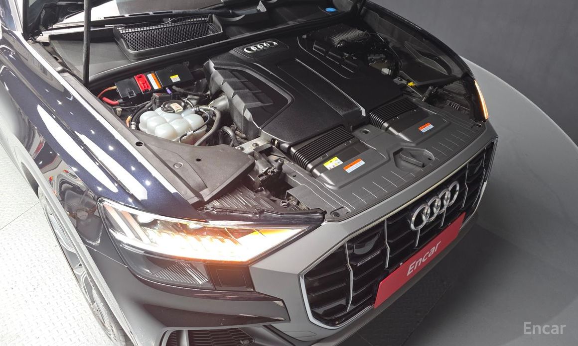 Audi Q8