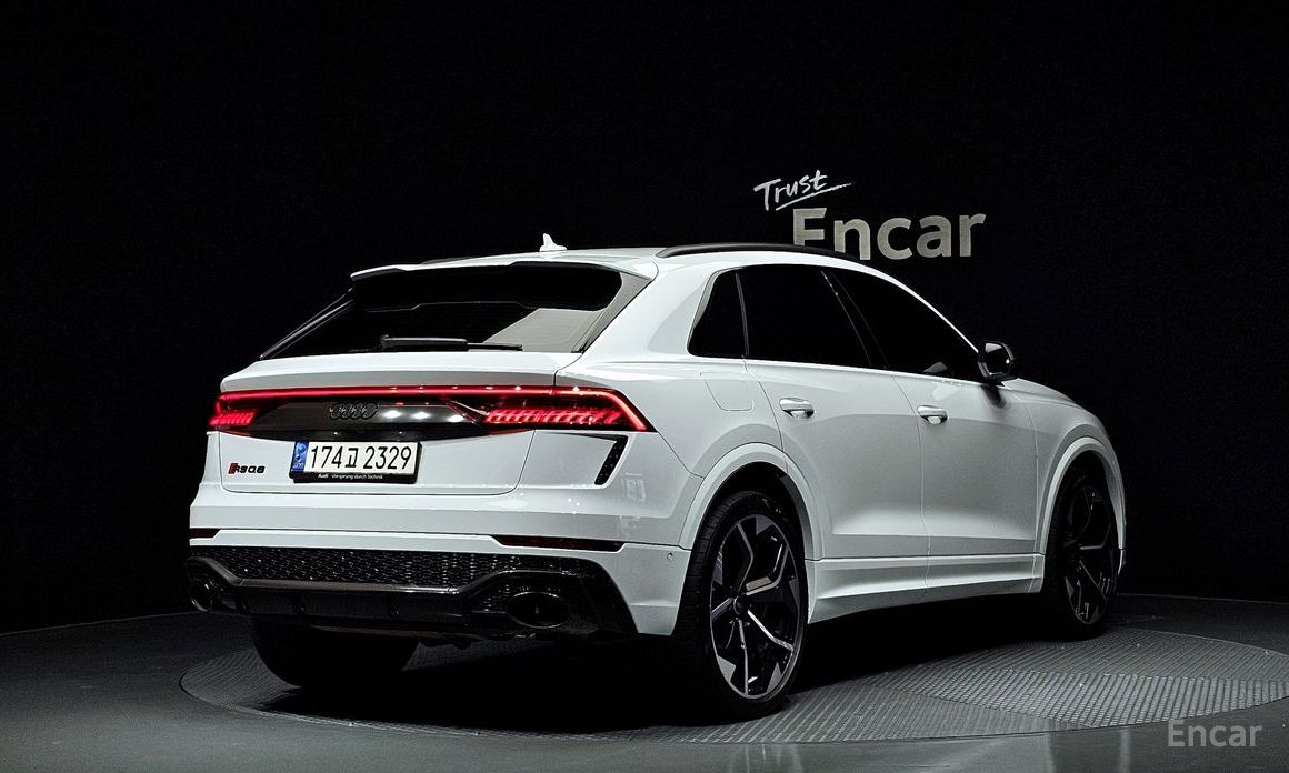  Audi RSQ8