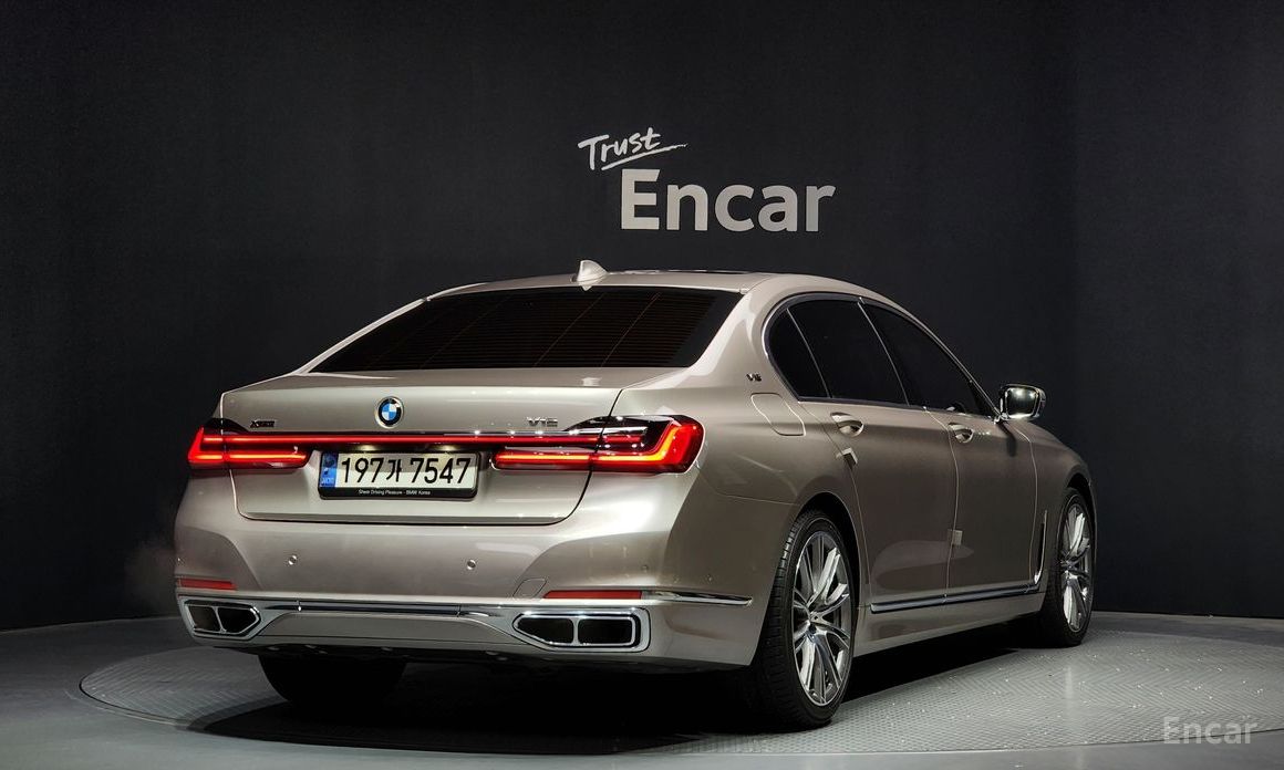  BMW 7-Series