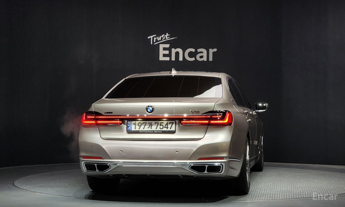  BMW 7-Series