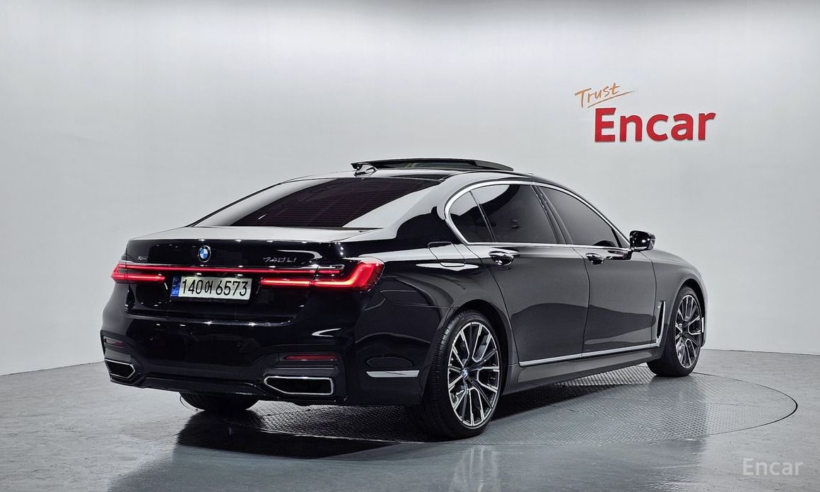  BMW 7-Series