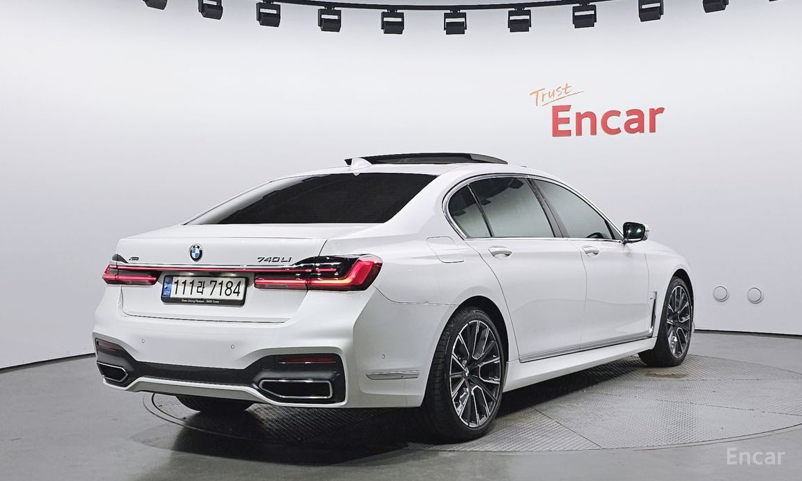  BMW 7-Series
