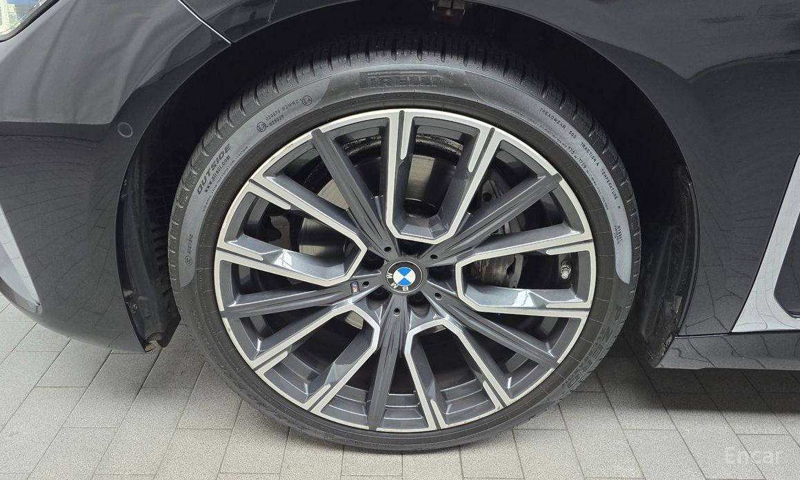  BMW 7-Series