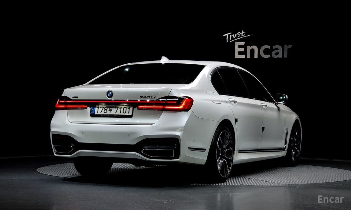  BMW 7-Series