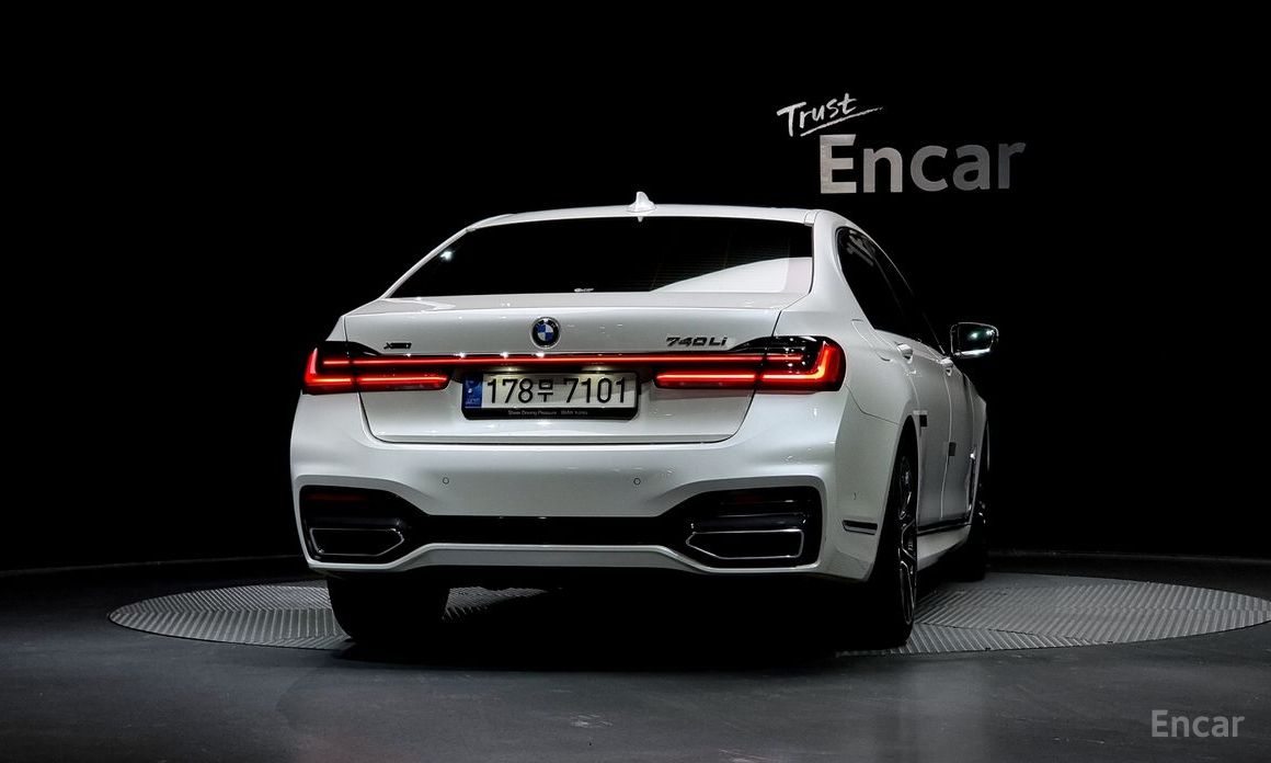  BMW 7-Series