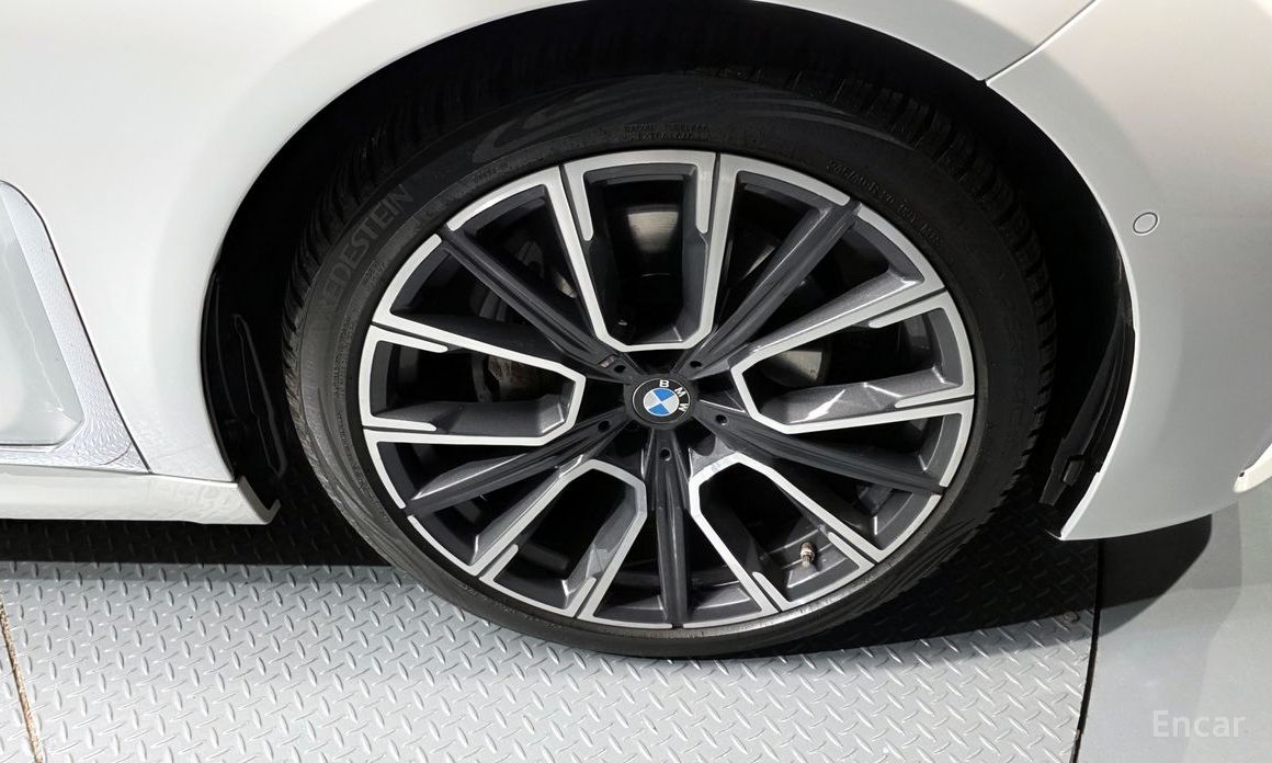  BMW 7-Series