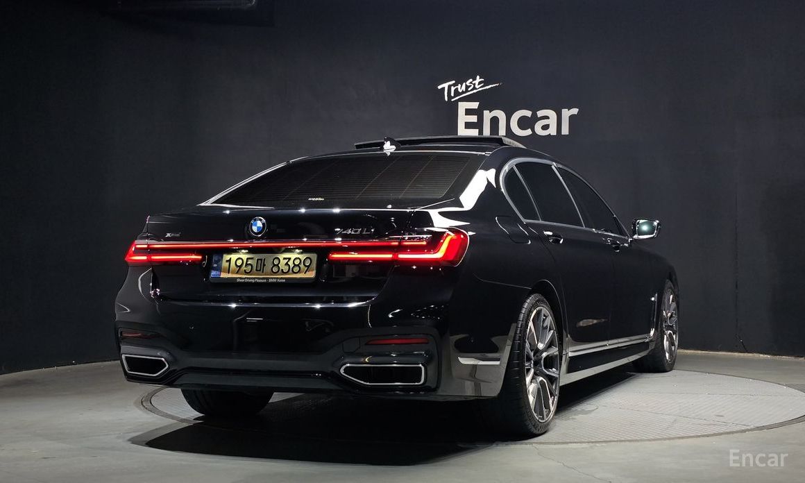  BMW 7-Series