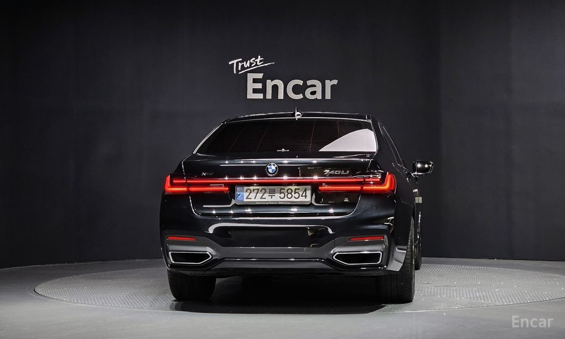  BMW 7-Series