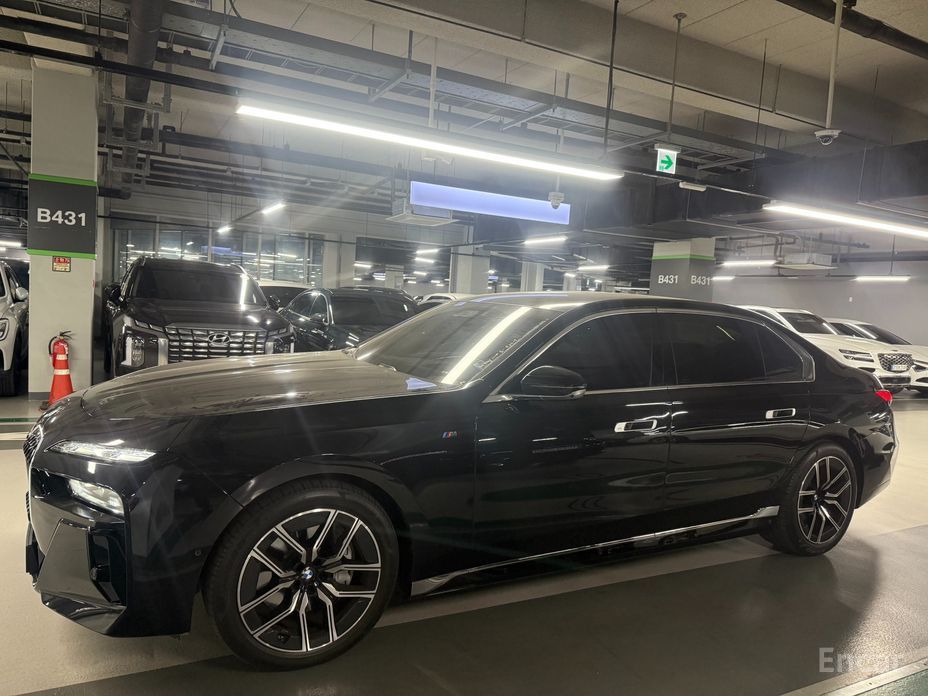  BMW 7-Series