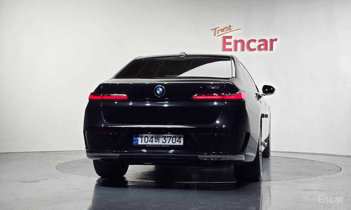  BMW 7-Series