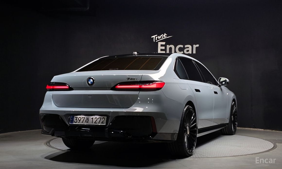  BMW 7-Series