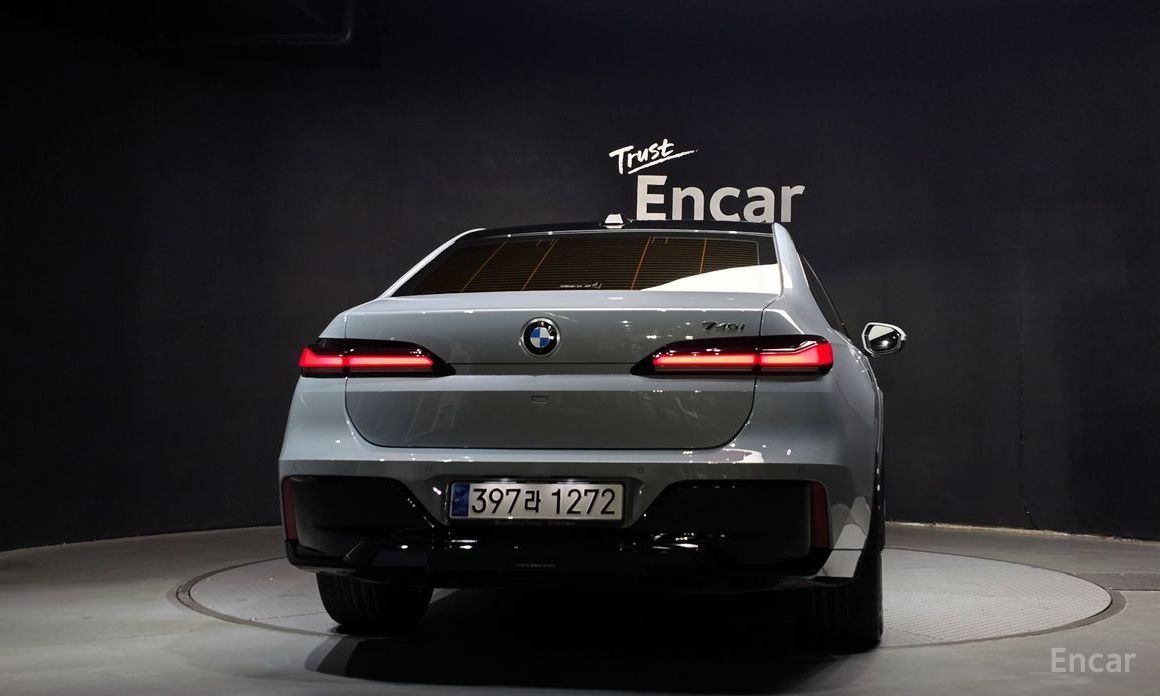  BMW 7-Series