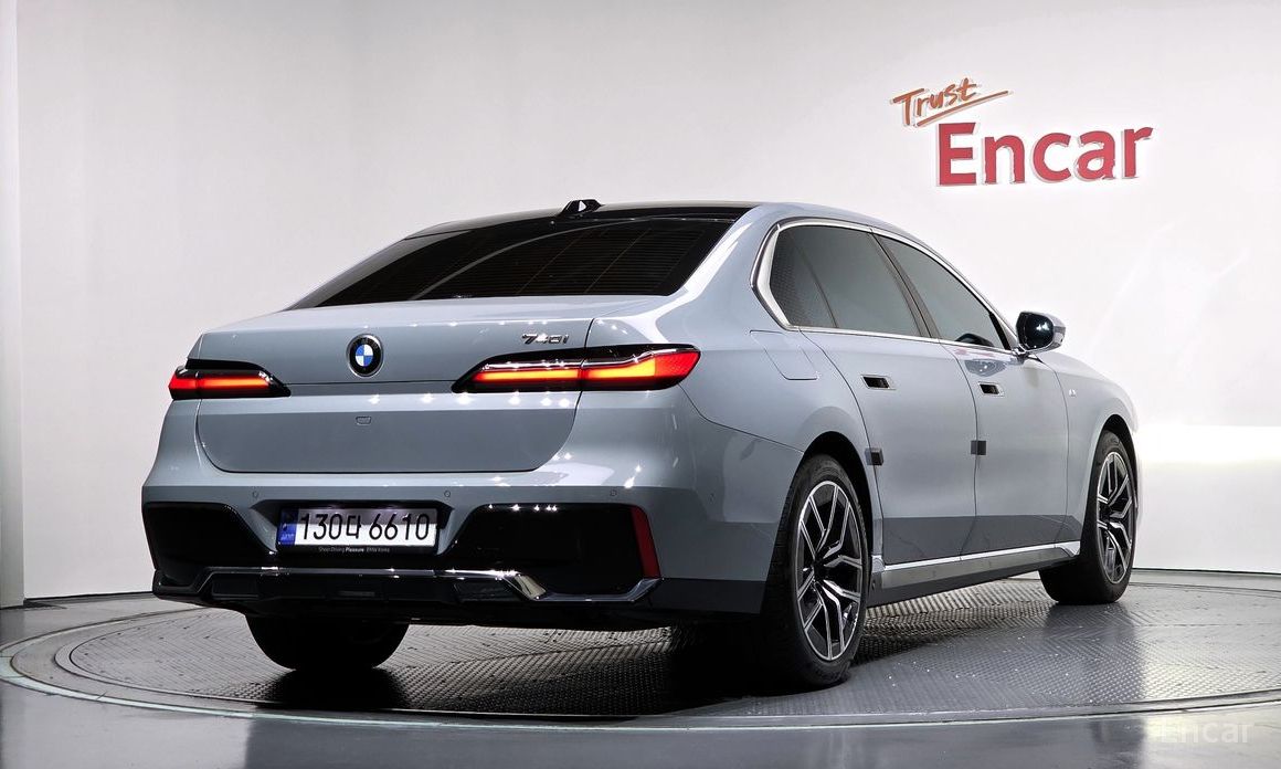 BMW 7-Series