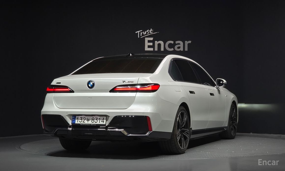  BMW 7-Series