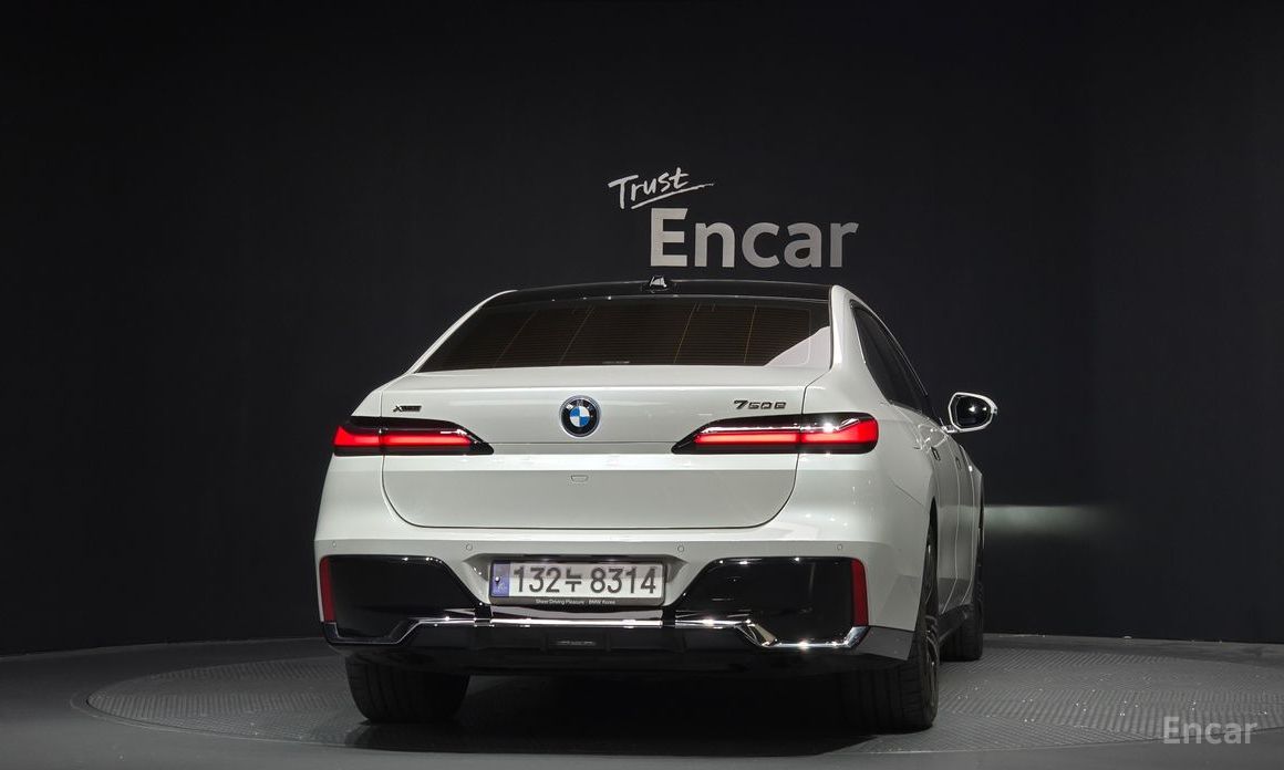  BMW 7-Series