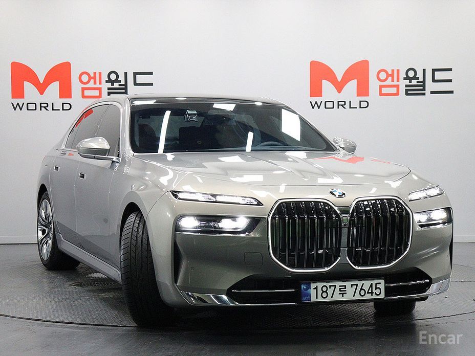  BMW 7-Series
