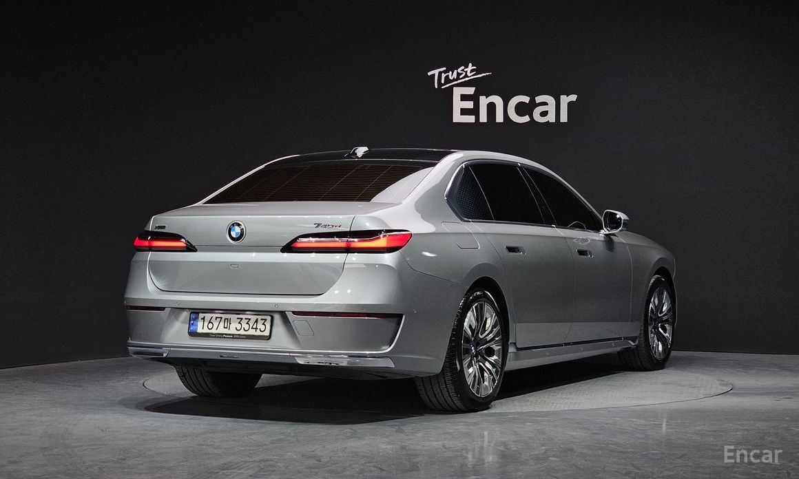  BMW 7-Series