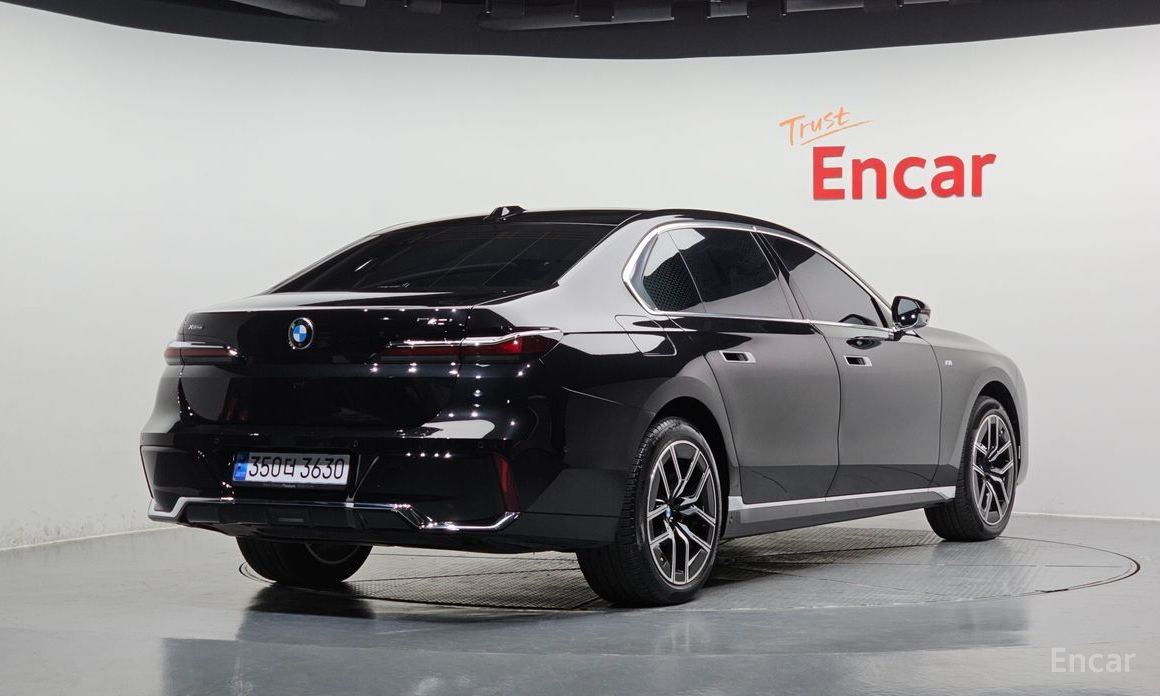  BMW 7-Series