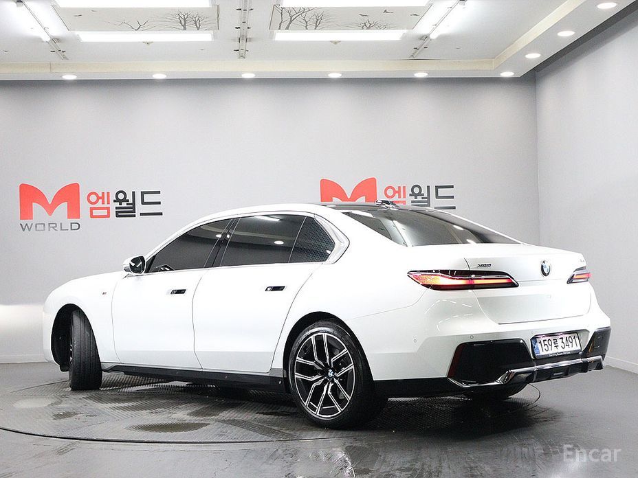  BMW 7-Series