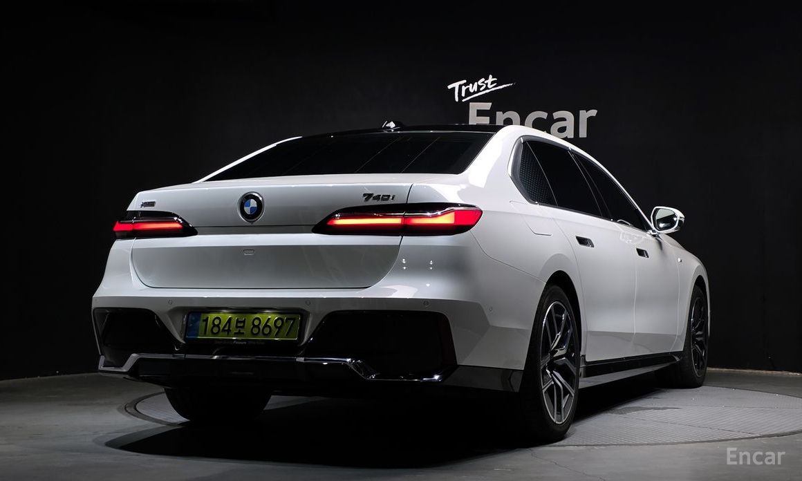 BMW 7-Series