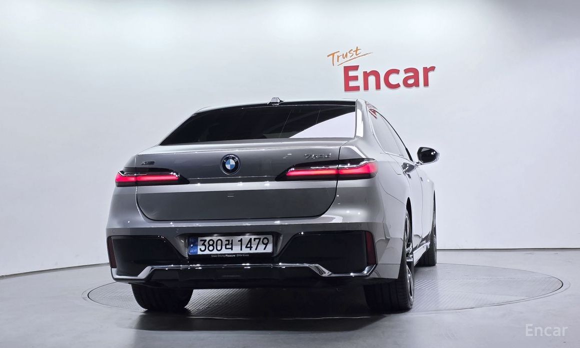  BMW 7-Series