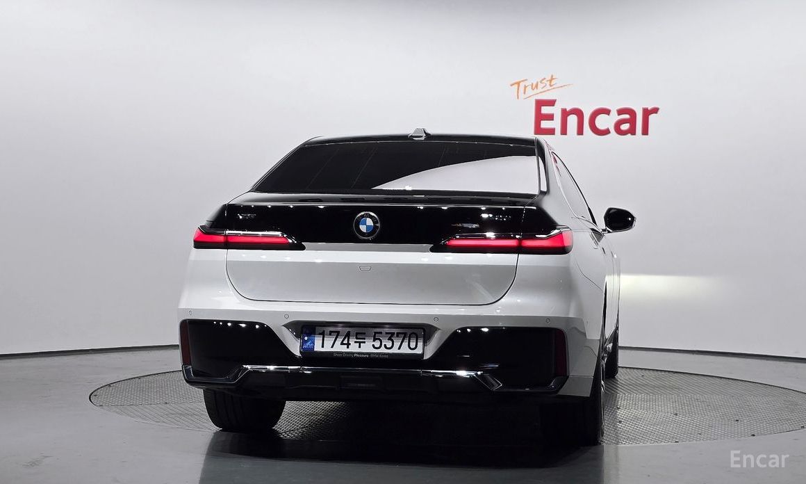  BMW 7-Series