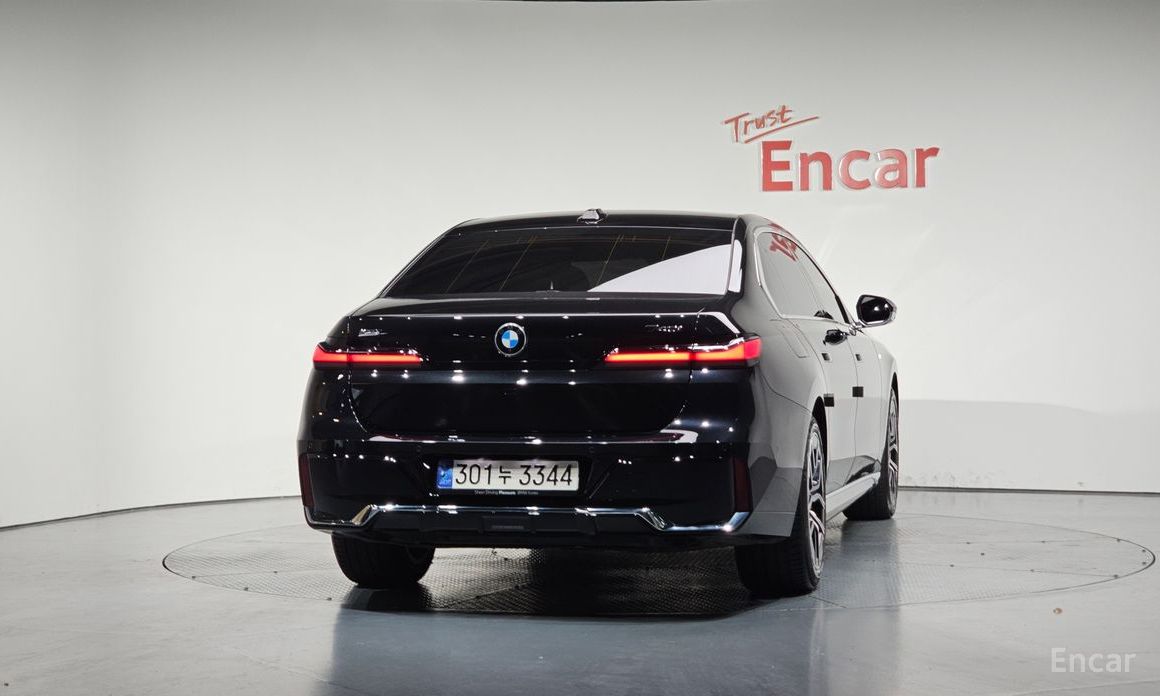  BMW 7-Series