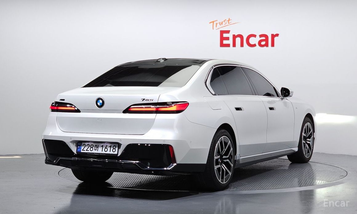  BMW 7-Series