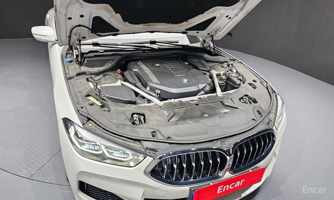  BMW 8-Series