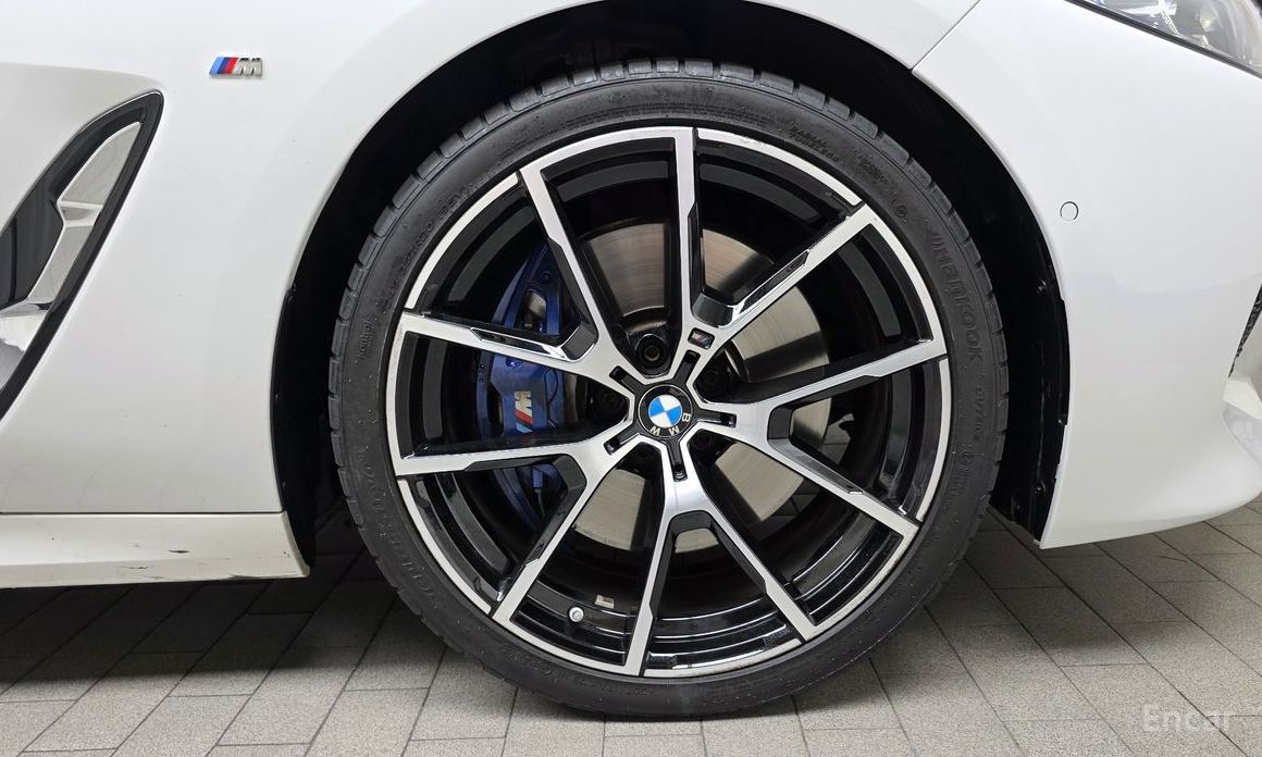  BMW 8-Series