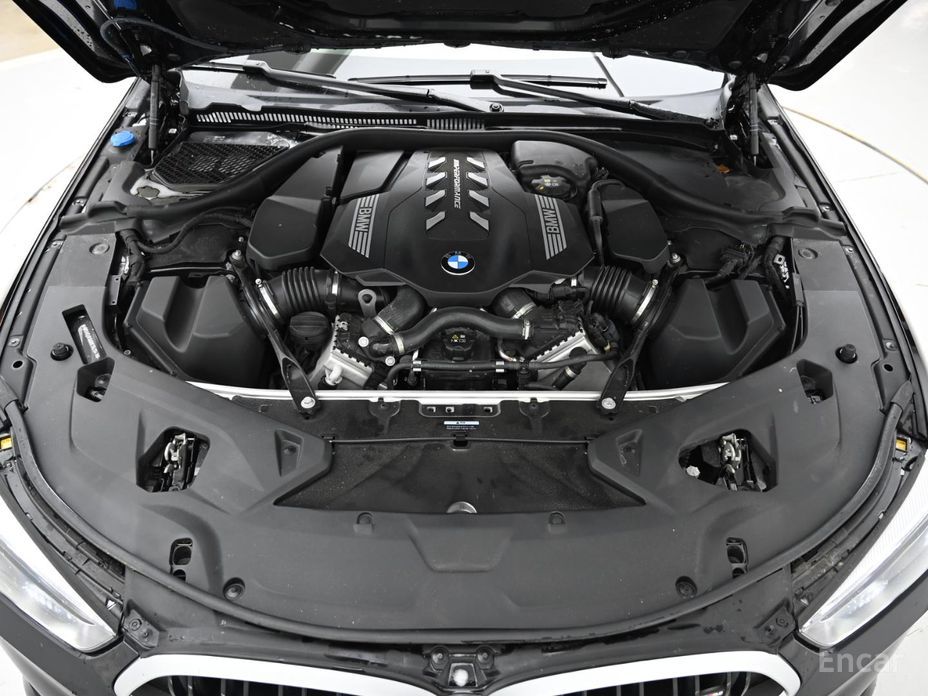  BMW 8-Series