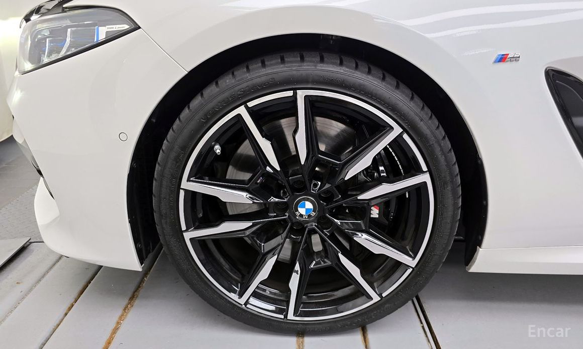  BMW 8-Series