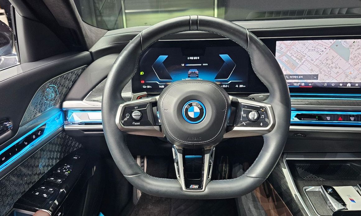  BMW i7