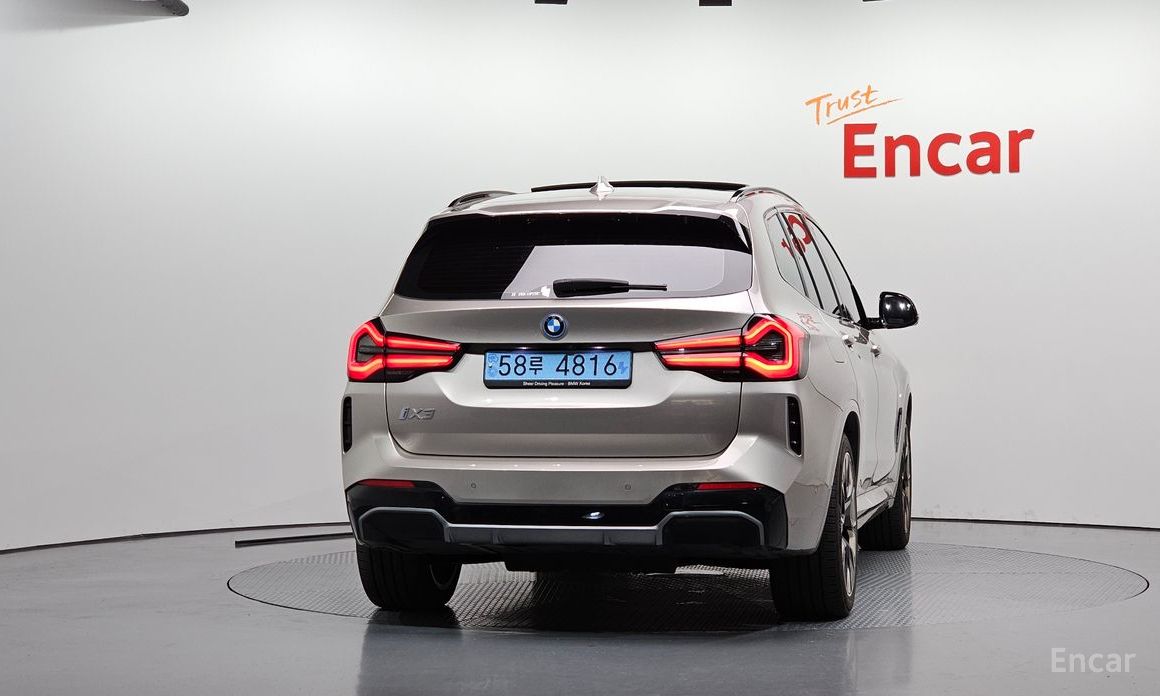  BMW iX3