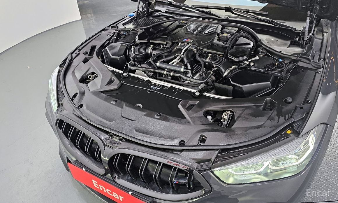  BMW M8