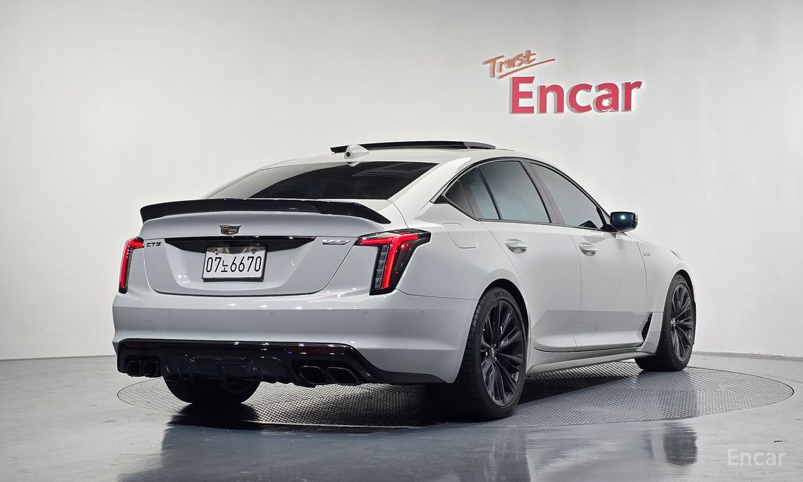  Cadillac CT5-V