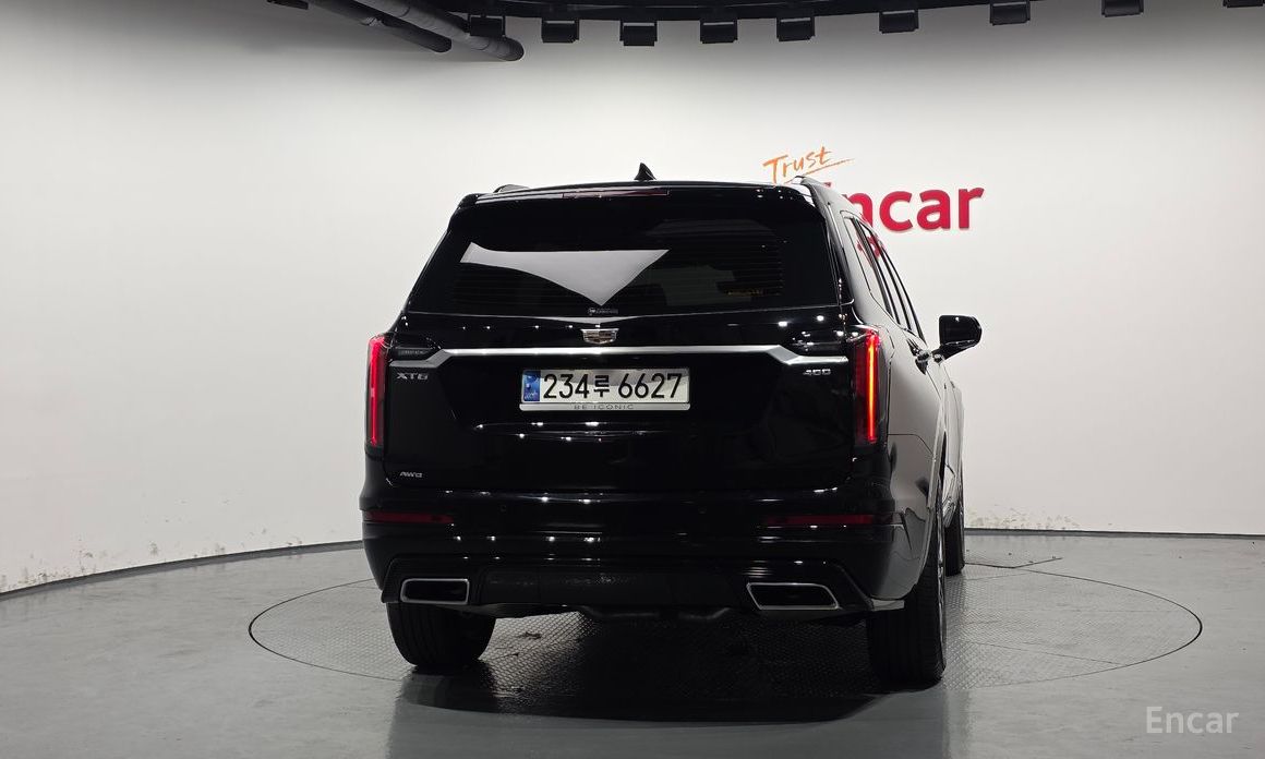  Cadillac XT6