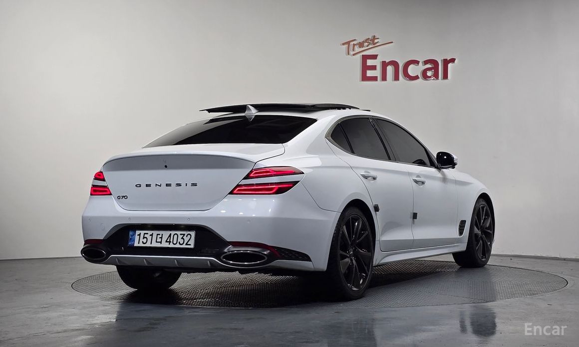  Genesis G70