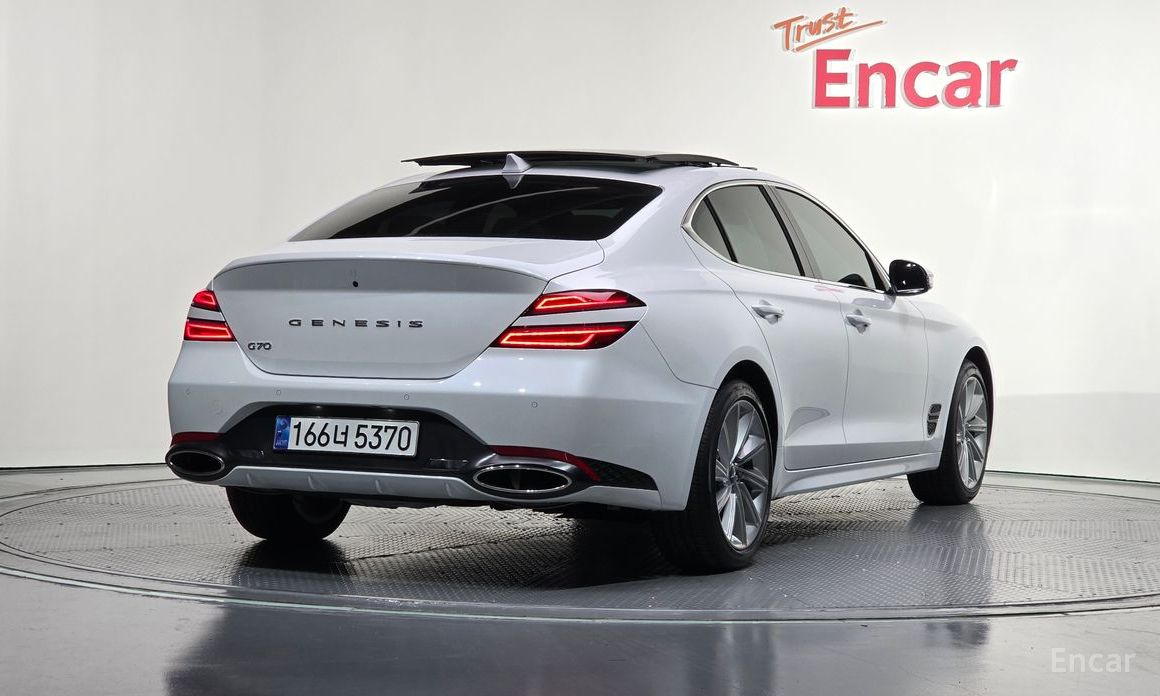  Genesis G70